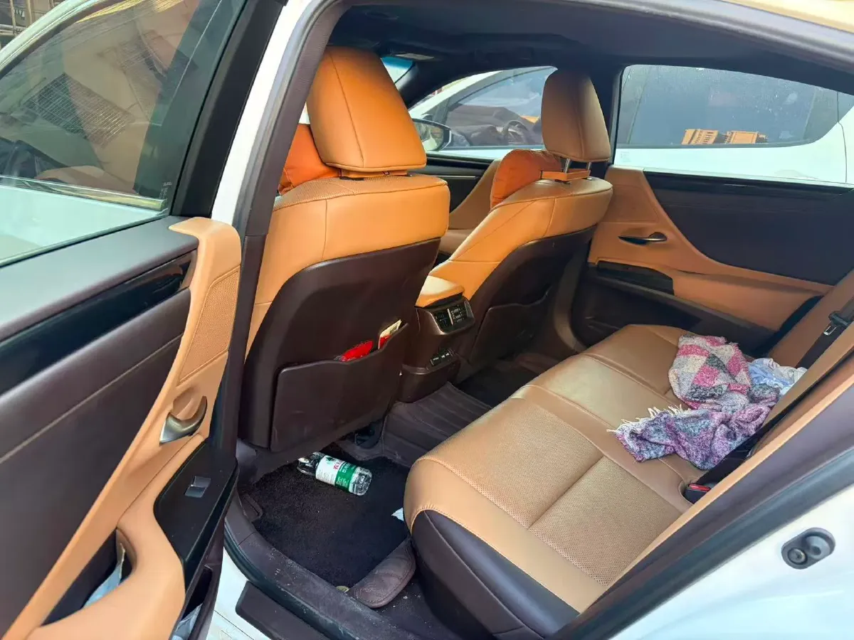 2021 Lexus ES 2.5L 178HP L4 E-CVT Hybrid,autocango,china used car exporter,china ev exporter,chinese used car exporter,chinese used ev exporter