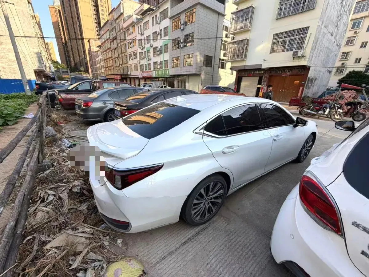 2021 Lexus ES 2.5L 178HP L4 E-CVT Hybrid,autocango,china used car exporter,china ev exporter,chinese used car exporter,chinese used ev exporter