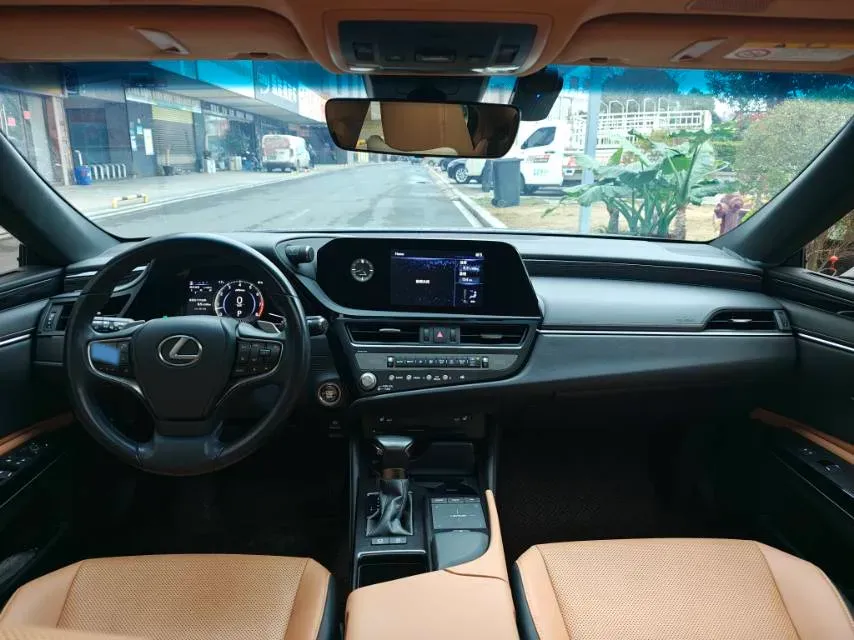 2021 Lexus ES 2.5L 207HP L4 8AT,autocango,china used car exporter,china ev exporter,chinese used car exporter,chinese used ev exporter