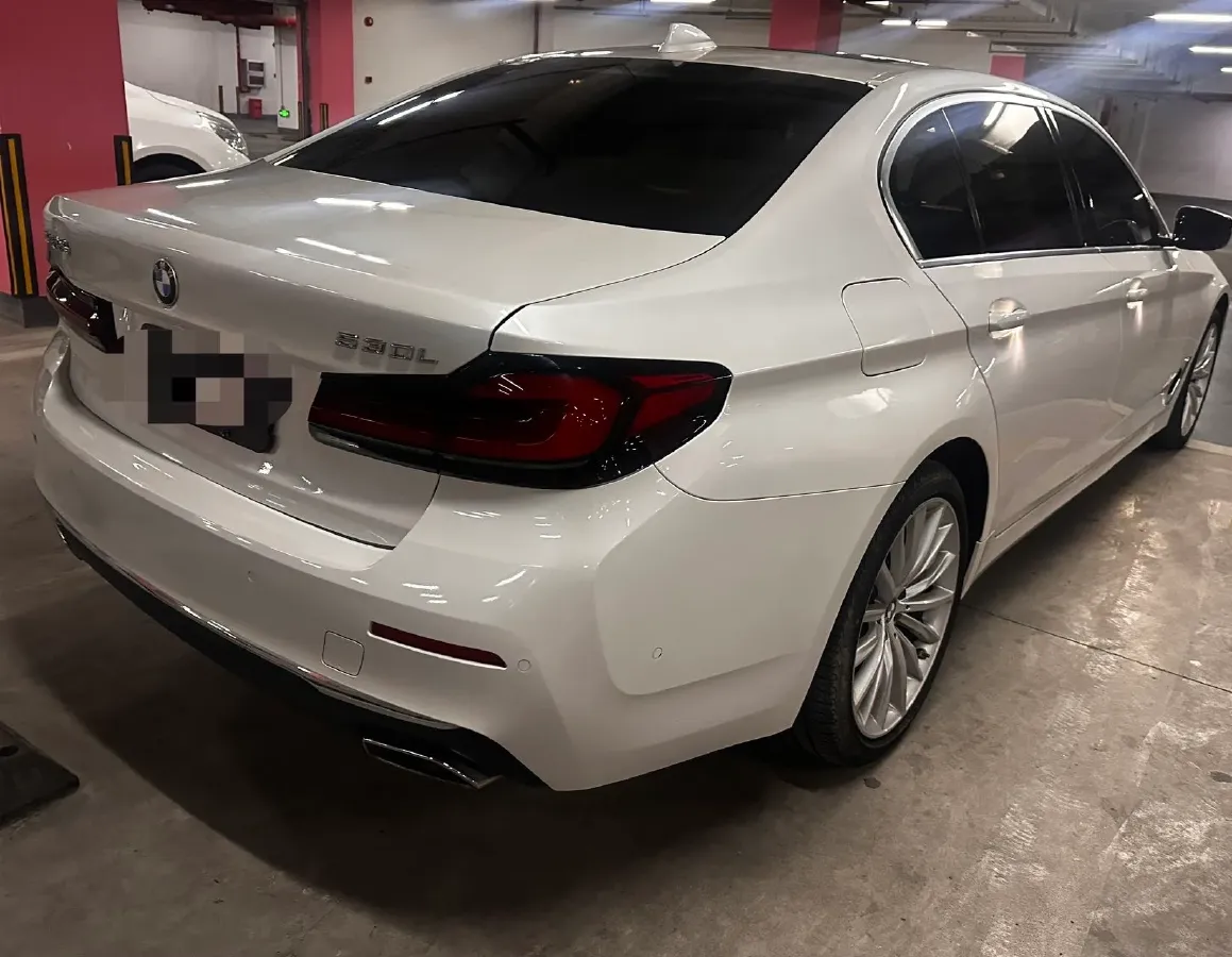2022 BMW 5 Series 2.0T 252HP L4 8AT,autocango,china used car exporter,china ev exporter,chinese used car exporter,chinese used ev exporter