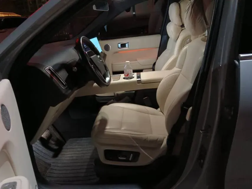 2022 Li L9 Range Extended 154HP REEV 42.6KWH,autocango,china used car exporter,china ev exporter,chinese used car exporter,chinese used ev exporter