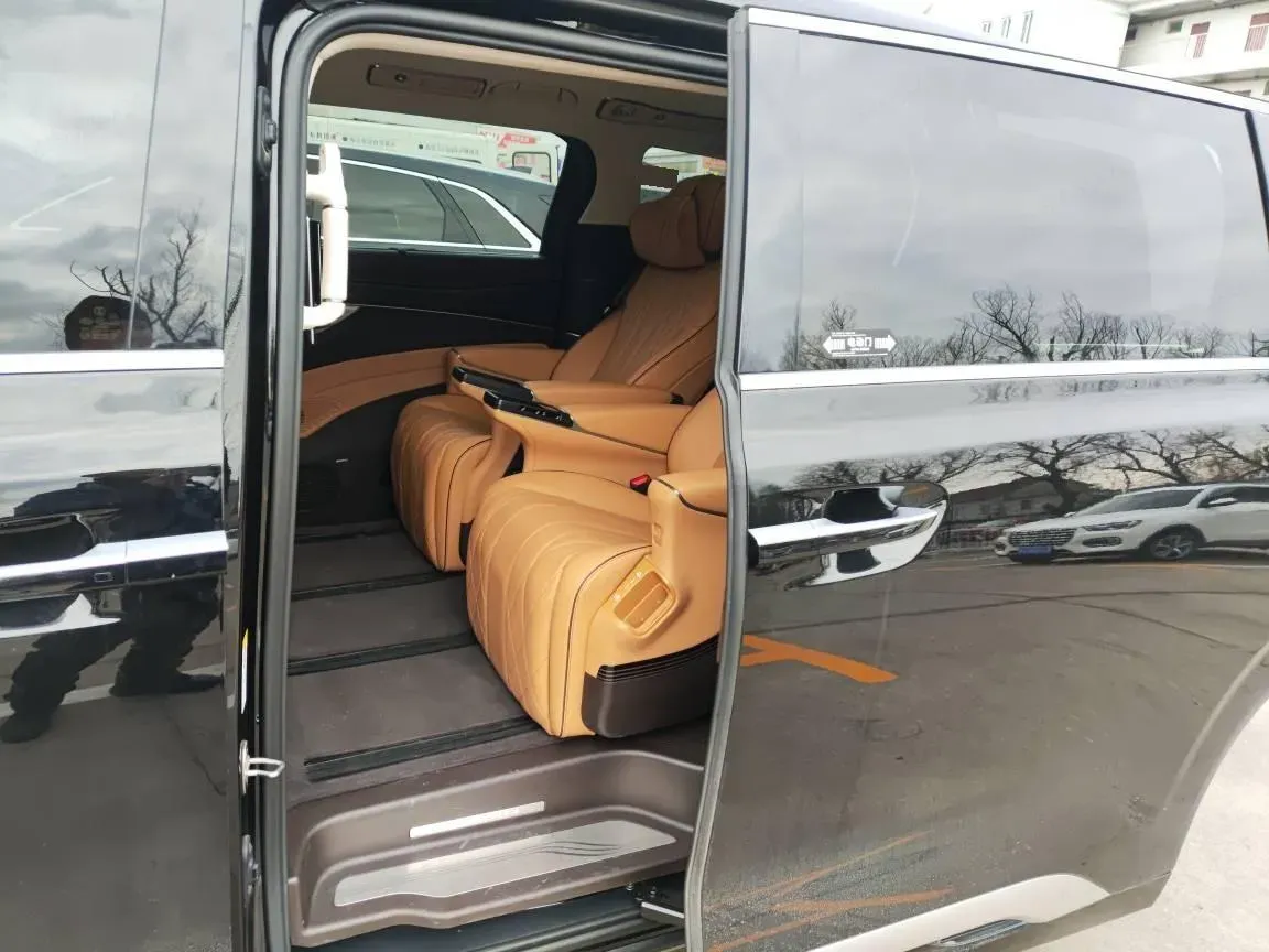 2024 Denza D9 1.5T 139HP L4 E-CVT PHEV 40KWH,autocango,china used car exporter,china ev exporter,chinese used car exporter,chinese used ev exporter