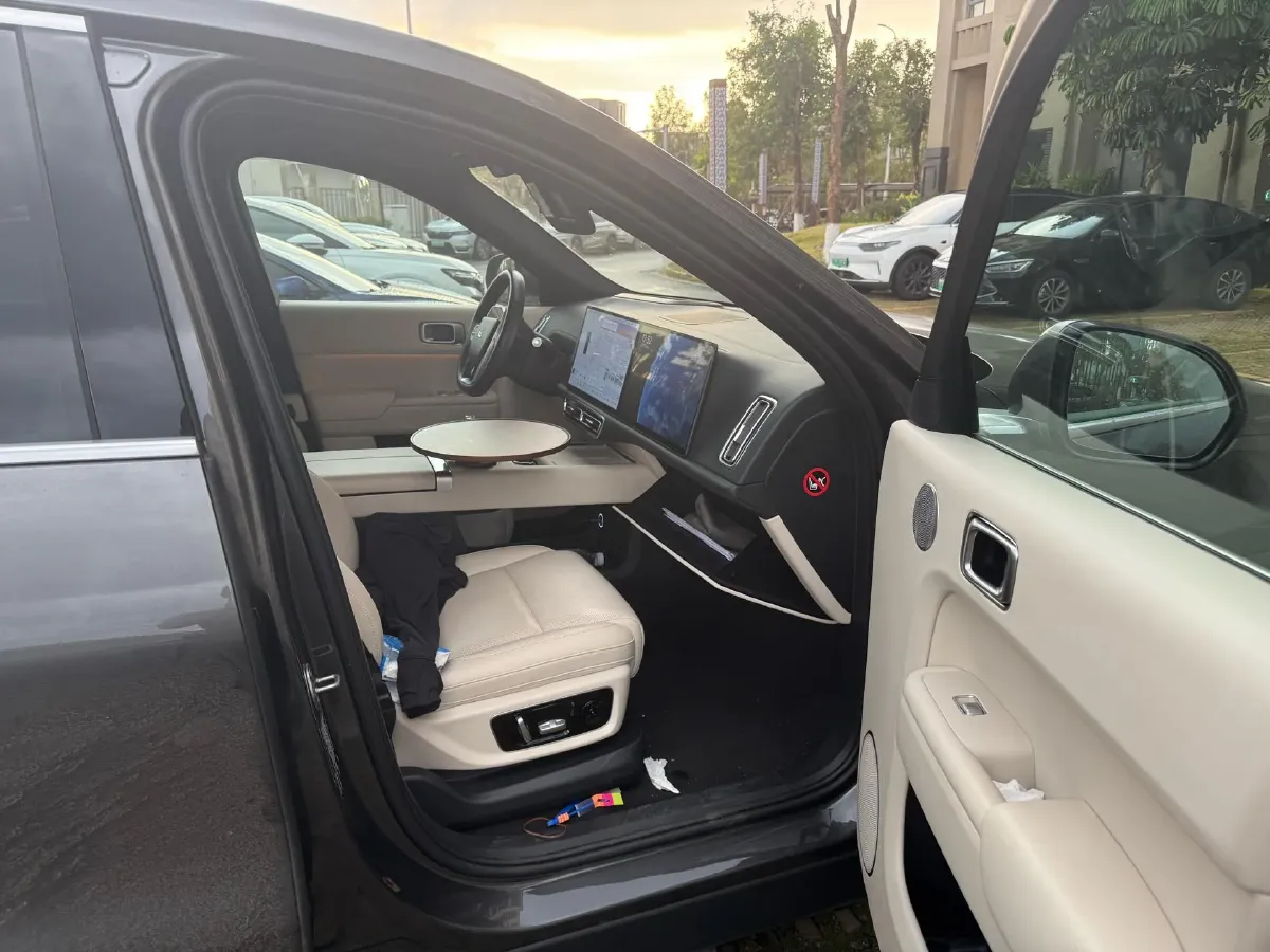 2022 Li L9 Range Extended 154HP REEV 42.6KWH,autocango,china used car exporter,china ev exporter,chinese used car exporter,chinese used ev exporter