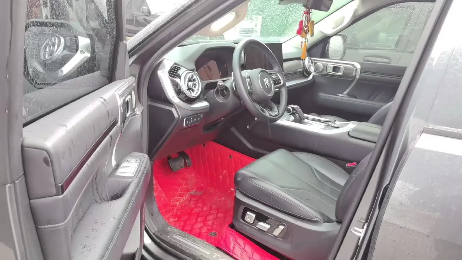 2023 Tank 400 2.0T 252HP L4 9AT PHEV 37.1KWH,autocango,china used car exporter,china ev exporter,chinese used car exporter,chinese used ev exporter