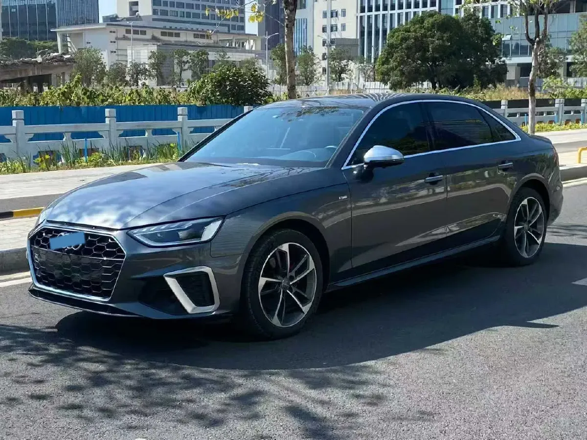 2022 Audi A4L 2.0T 190HP L4 7DCT,autocango,china used car exporter,china ev exporter,chinese used car exporter,chinese used ev exporter