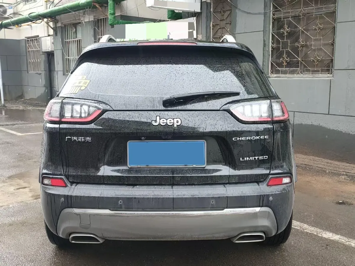 2019 Jeep Cherokee 2.0T 234HP L4 9AT,autocango,china used car exporter,china ev exporter,chinese used car exporter,chinese used ev exporter