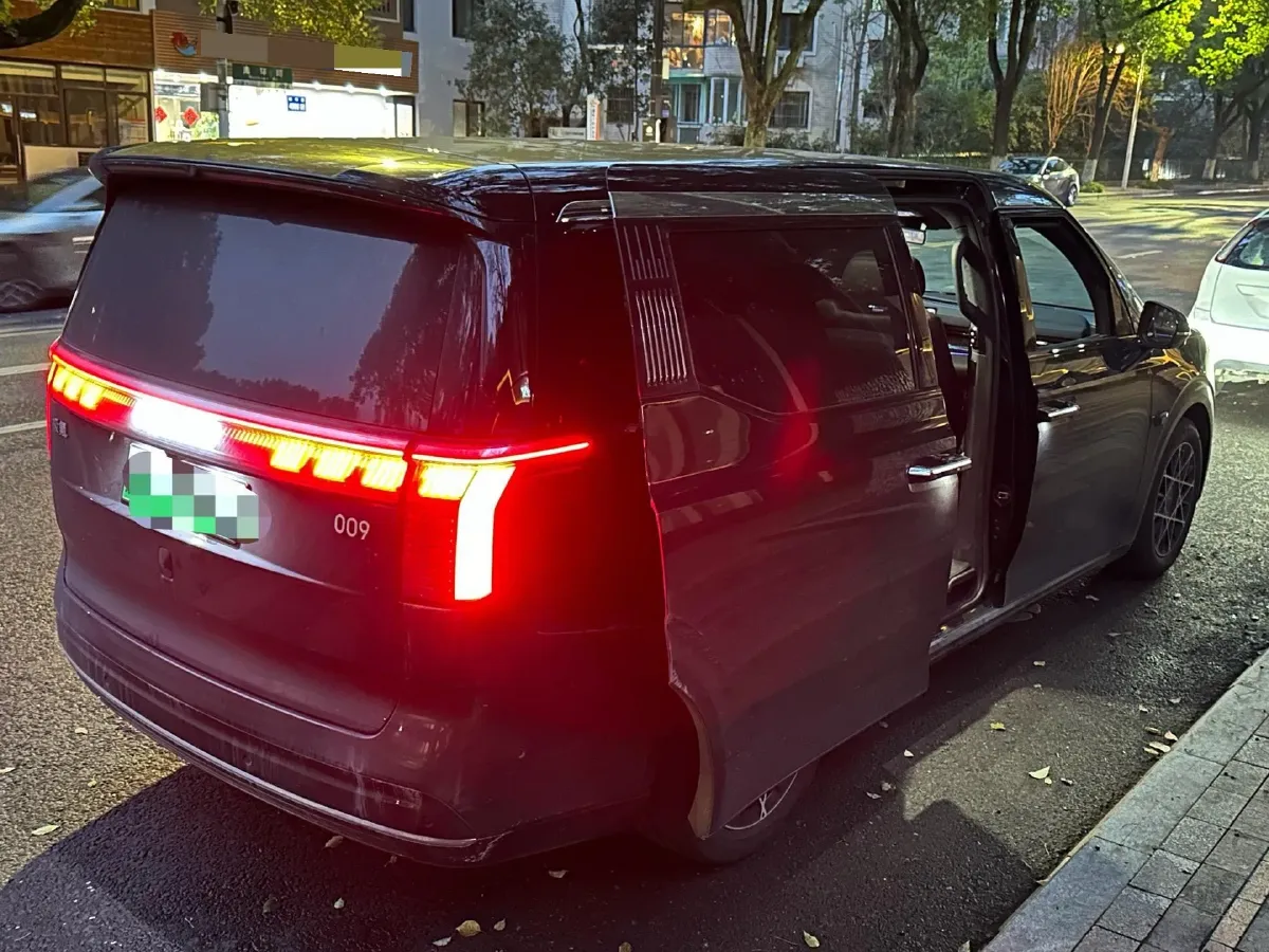 2024 Zeekr 009 BEV 108KWH,autocango,china used car exporter,china ev exporter,chinese used car exporter,chinese used ev exporter