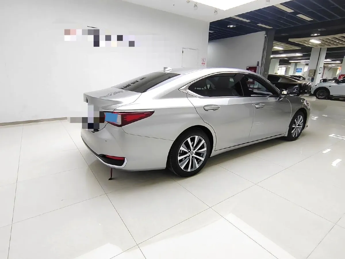 2020 Lexus ES 2.5L 207HP L4 8AT,autocango,china used car exporter,china ev exporter,chinese used car exporter,chinese used ev exporter