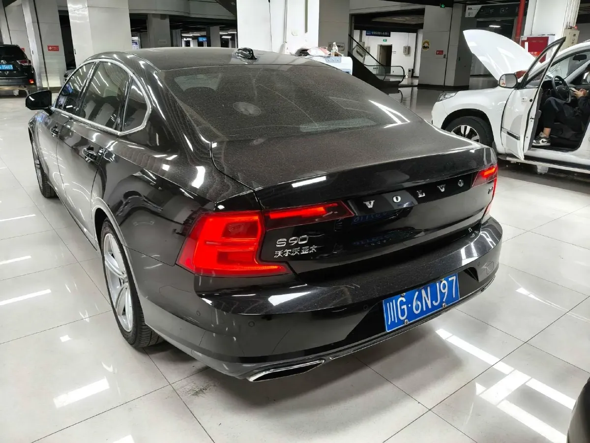 2018 Volvo S90 2.0T 190HP L4 8AT,autocango,china used car exporter,china ev exporter,chinese used car exporter,chinese used ev exporter