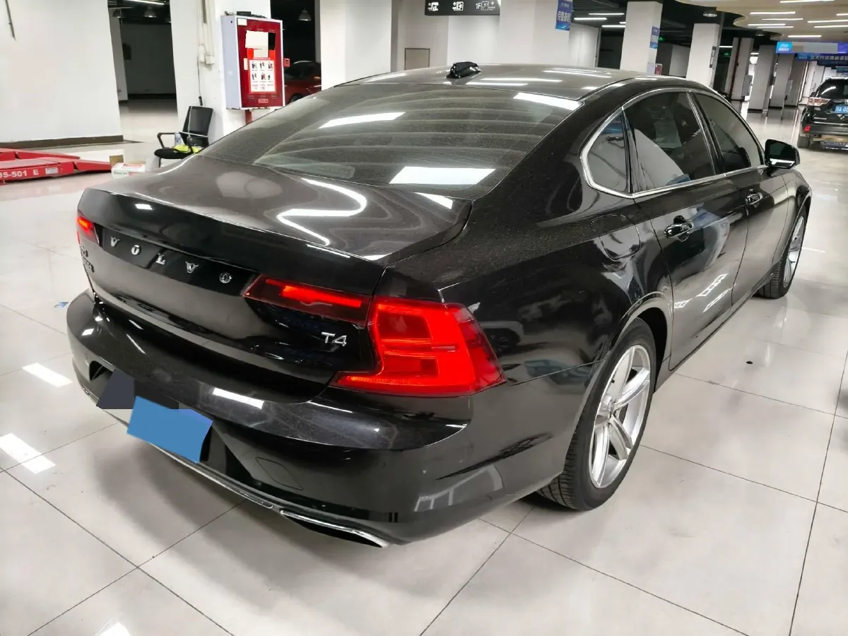 2018 Volvo S90 2.0T 190HP L4 8AT,autocango,china used car exporter,china ev exporter,chinese used car exporter,chinese used ev exporter