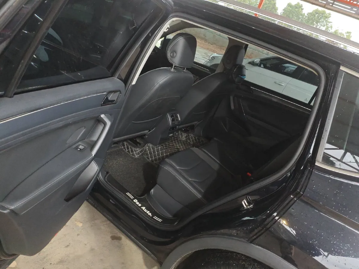 2021 Volkswagen Tiguan L 2.0T 186HP L4 7DCT,autocango,china used car exporter,china ev exporter,chinese used car exporter,chinese used ev exporter