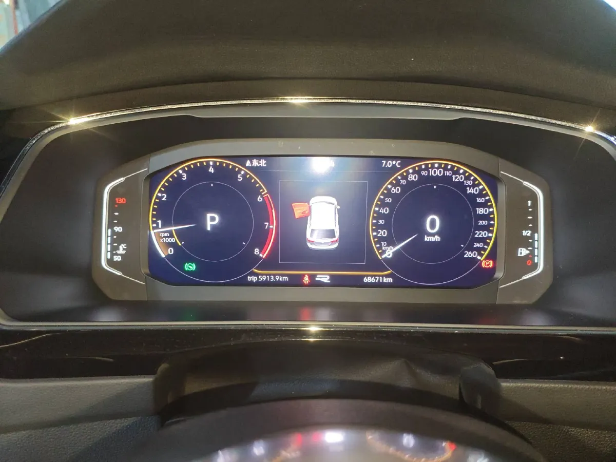 2021 Volkswagen Tiguan L 2.0T 186HP L4 7DCT,autocango,china used car exporter,china ev exporter,chinese used car exporter,chinese used ev exporter