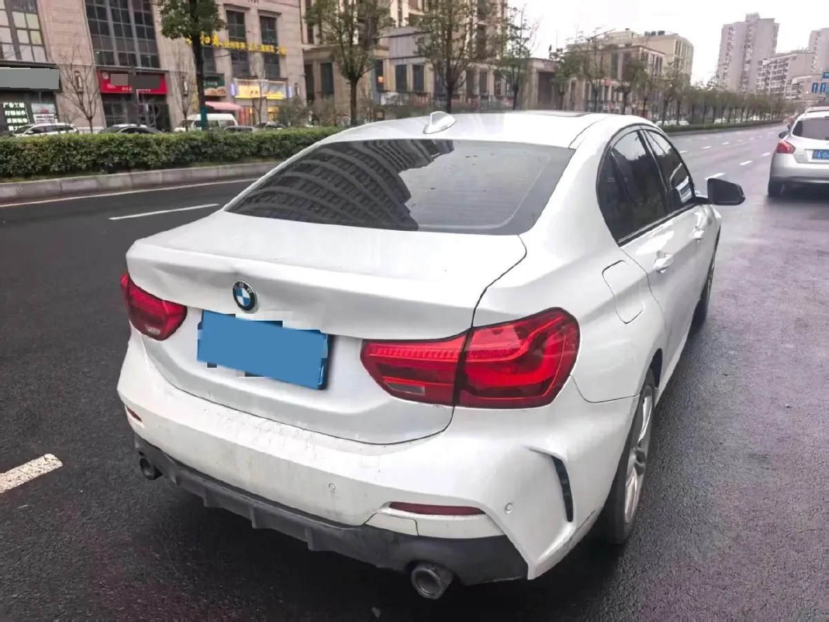 2021 BMW 1 Series 1.5T 140HP L3 7DCT,autocango,china used car exporter,china ev exporter,chinese used car exporter,chinese used ev exporter