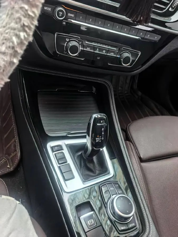 2021 BMW 1 Series 1.5T 140HP L3 7DCT,autocango,china used car exporter,china ev exporter,chinese used car exporter,chinese used ev exporter