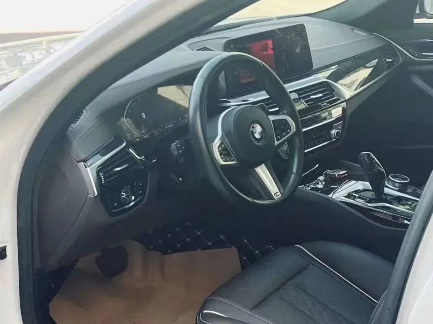 2021 BMW 5 Series 2.0T 184HP L4 8AT,autocango,china used car exporter,china ev exporter,chinese used car exporter,chinese used ev exporter