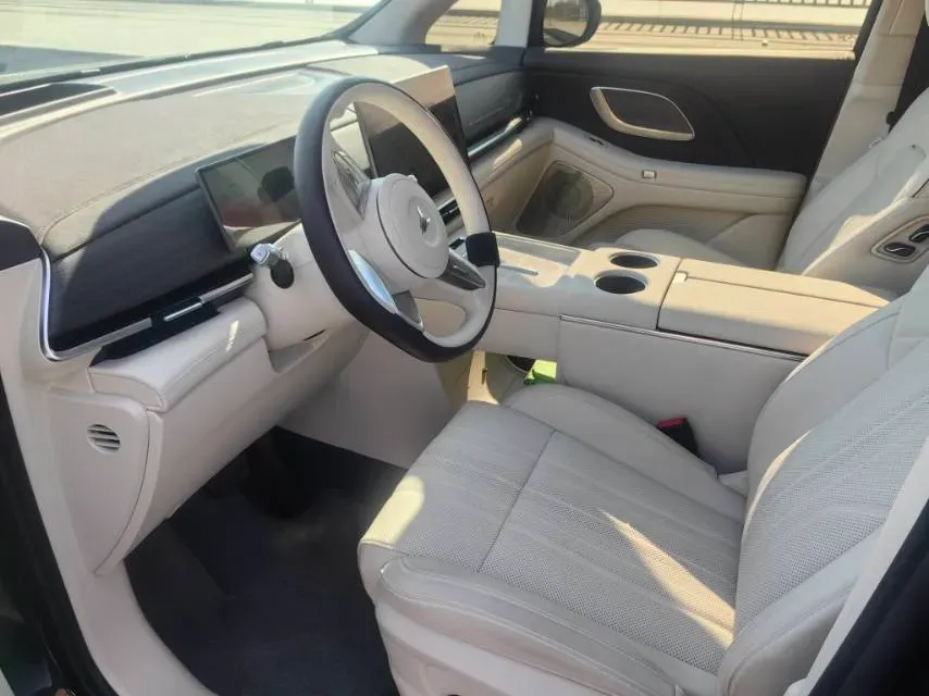 2026 Voyah Dream 1.5T 150HP L4 PHEV,autocango,china used car exporter,china ev exporter,chinese used car exporter,chinese used ev exporter