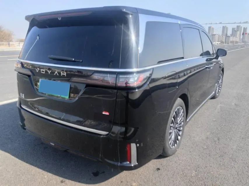 2026 Voyah Dream 1.5T 150HP L4 PHEV,autocango,china used car exporter,china ev exporter,chinese used car exporter,chinese used ev exporter