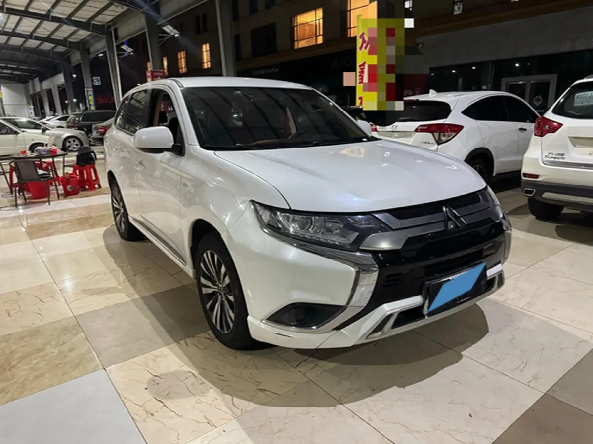 2021 Mitsubishi Outlander 2.0L 166HP L4 CVT,autocango,china used car exporter,china ev exporter,chinese used car exporter,chinese used ev exporter