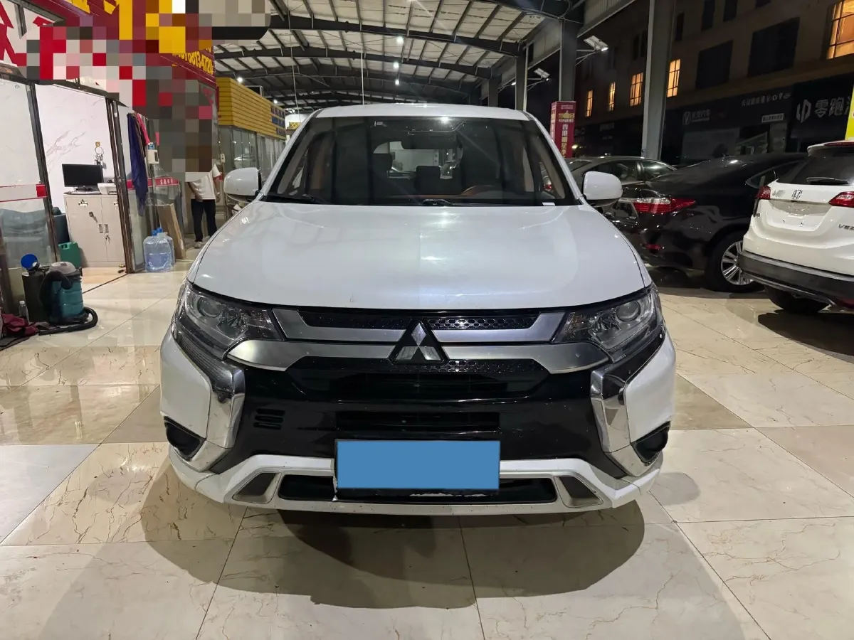 2021 Mitsubishi Outlander 2.0L 166HP L4 CVT,autocango,china used car exporter,china ev exporter,chinese used car exporter,chinese used ev exporter