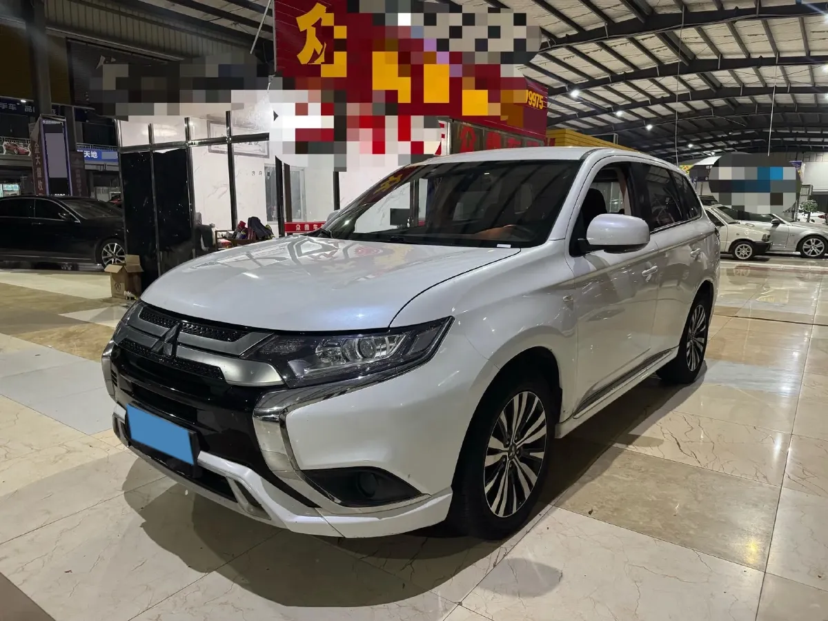 2021 Mitsubishi Outlander 2.0L 166HP L4 CVT,autocango,china used car exporter,china ev exporter,chinese used car exporter,chinese used ev exporter