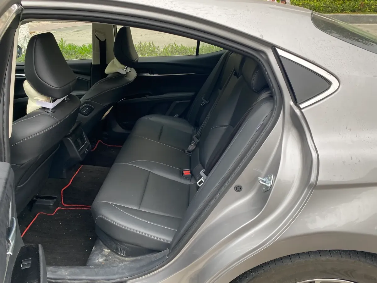 2026 Toyota Camry 2.0L 152HP L4 E-CVT Hybrid,autocango,china used car exporter,china ev exporter,chinese used car exporter,chinese used ev exporter