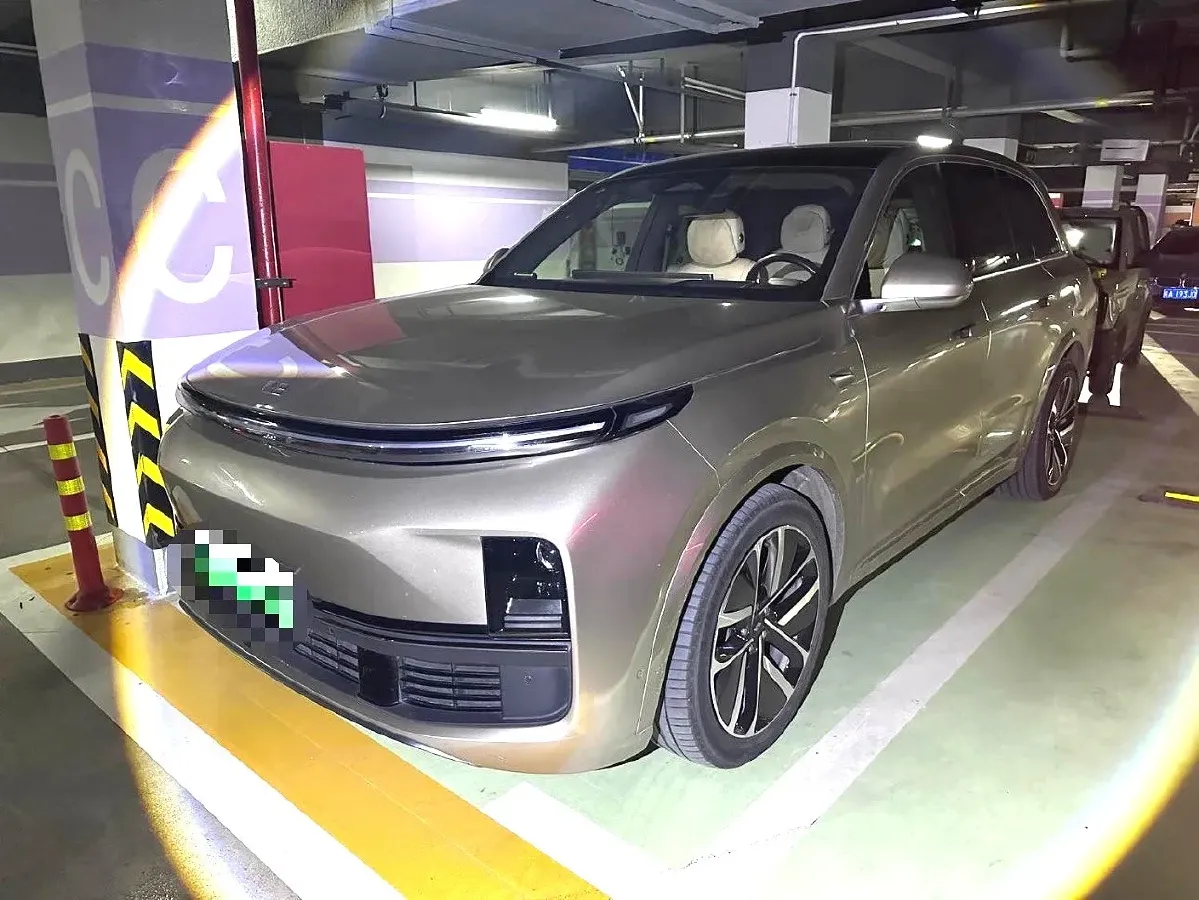 2023 Li L8 Range Extended 154HP REEV 40.9KWH,autocango,china used car exporter,china ev exporter,chinese used car exporter,chinese used ev exporter