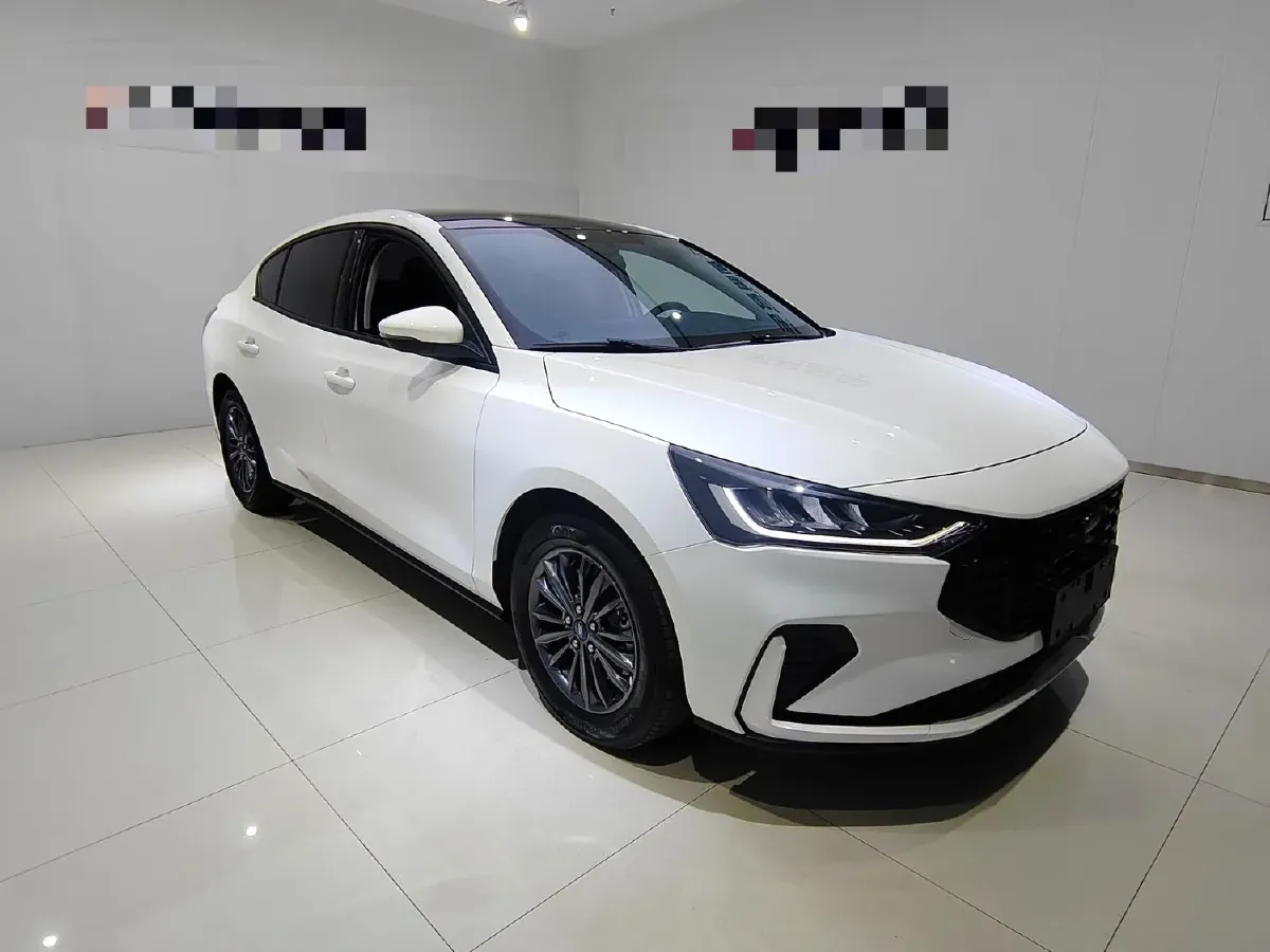 2022 Ford Focus 1.5T 177HP L4 6AT,autocango,china used car exporter,china ev exporter,chinese used car exporter,chinese used ev exporter
