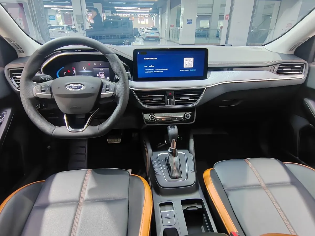 2022 Ford Focus 1.5T 177HP L4 6AT,autocango,china used car exporter,china ev exporter,chinese used car exporter,chinese used ev exporter