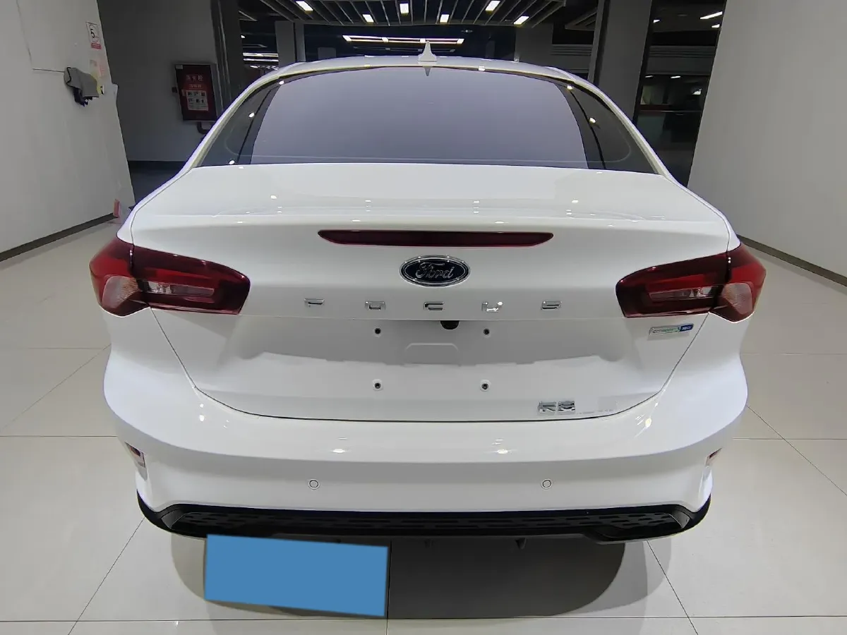 2022 Ford Focus 1.5T 177HP L4 6AT,autocango,china used car exporter,china ev exporter,chinese used car exporter,chinese used ev exporter