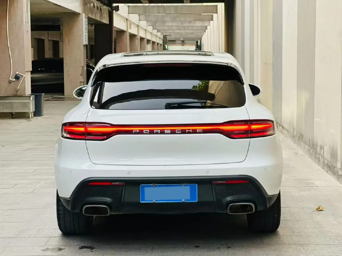 2022 Porsche Macan 2.0T 265HP L4 7DCT,autocango,china used car exporter,china ev exporter,chinese used car exporter,chinese used ev exporter