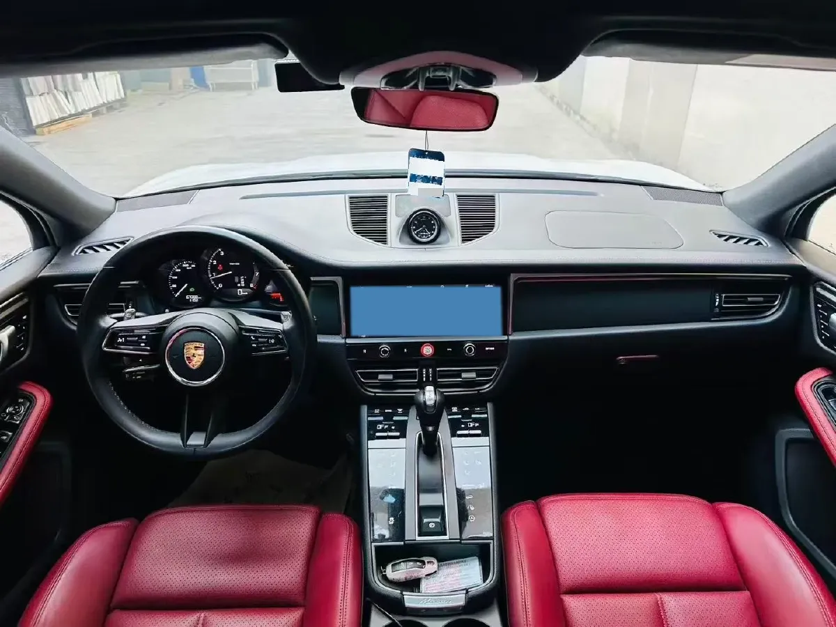 2022 Porsche Macan 2.0T 265HP L4 7DCT,autocango,china used car exporter,china ev exporter,chinese used car exporter,chinese used ev exporter