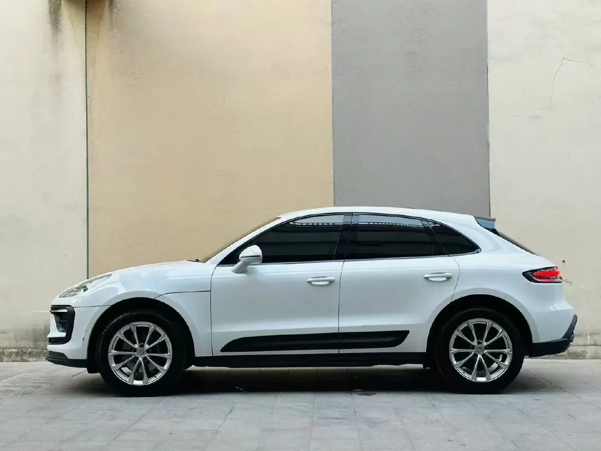 2022 Porsche Macan 2.0T 265HP L4 7DCT,autocango,china used car exporter,china ev exporter,chinese used car exporter,chinese used ev exporter