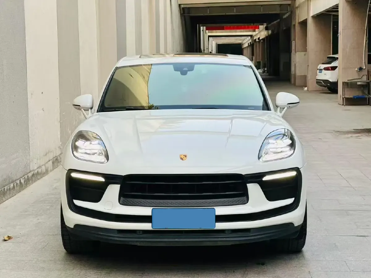 2022 Porsche Macan 2.0T 265HP L4 7DCT,autocango,china used car exporter,china ev exporter,chinese used car exporter,chinese used ev exporter