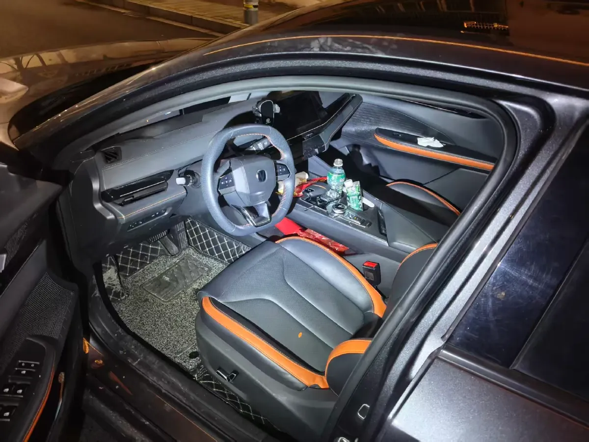 2023 ChangAn UNI-V 1.5T 188HP L4 7DCT,autocango,china used car exporter,china ev exporter,chinese used car exporter,chinese used ev exporter