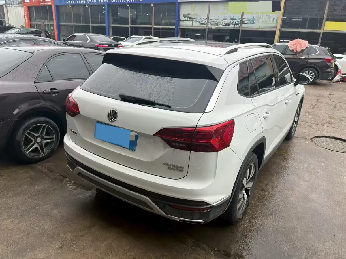 2019 MINI CLUBMAN 1.5T 102HP L3 6AT,autocango,china used car exporter,china ev exporter,chinese used car exporter,chinese used ev exporter