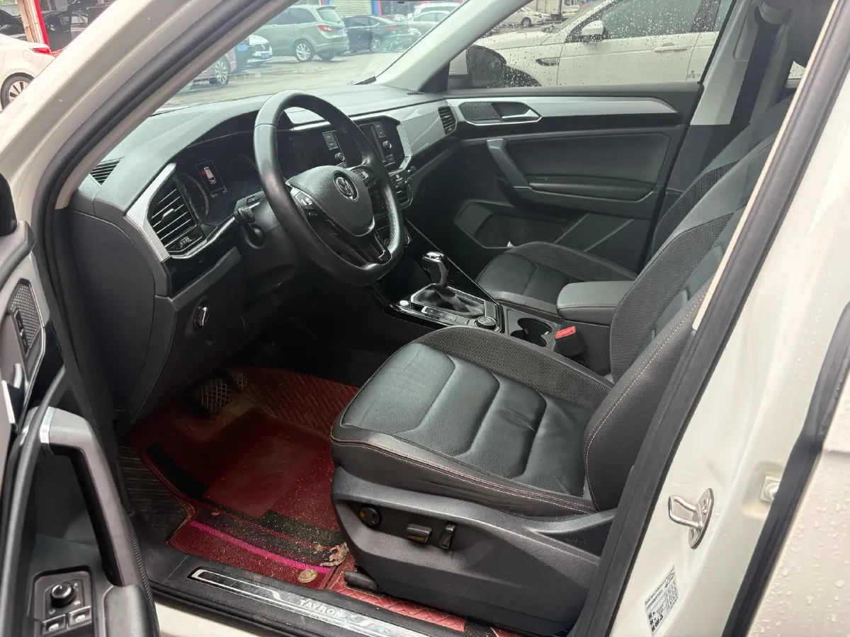 2019 MINI CLUBMAN 1.5T 102HP L3 6AT,autocango,china used car exporter,china ev exporter,chinese used car exporter,chinese used ev exporter