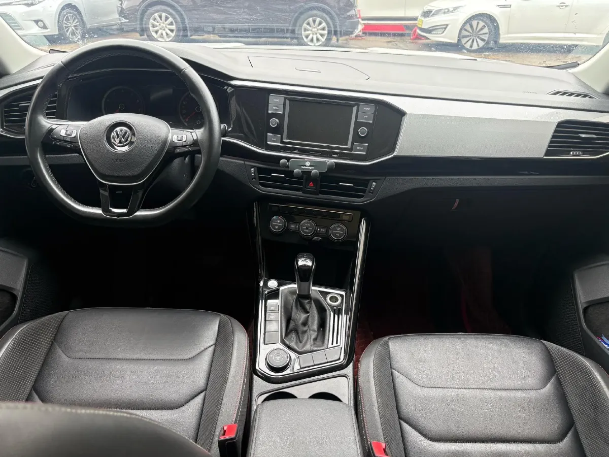 2019 MINI CLUBMAN 1.5T 102HP L3 6AT,autocango,china used car exporter,china ev exporter,chinese used car exporter,chinese used ev exporter