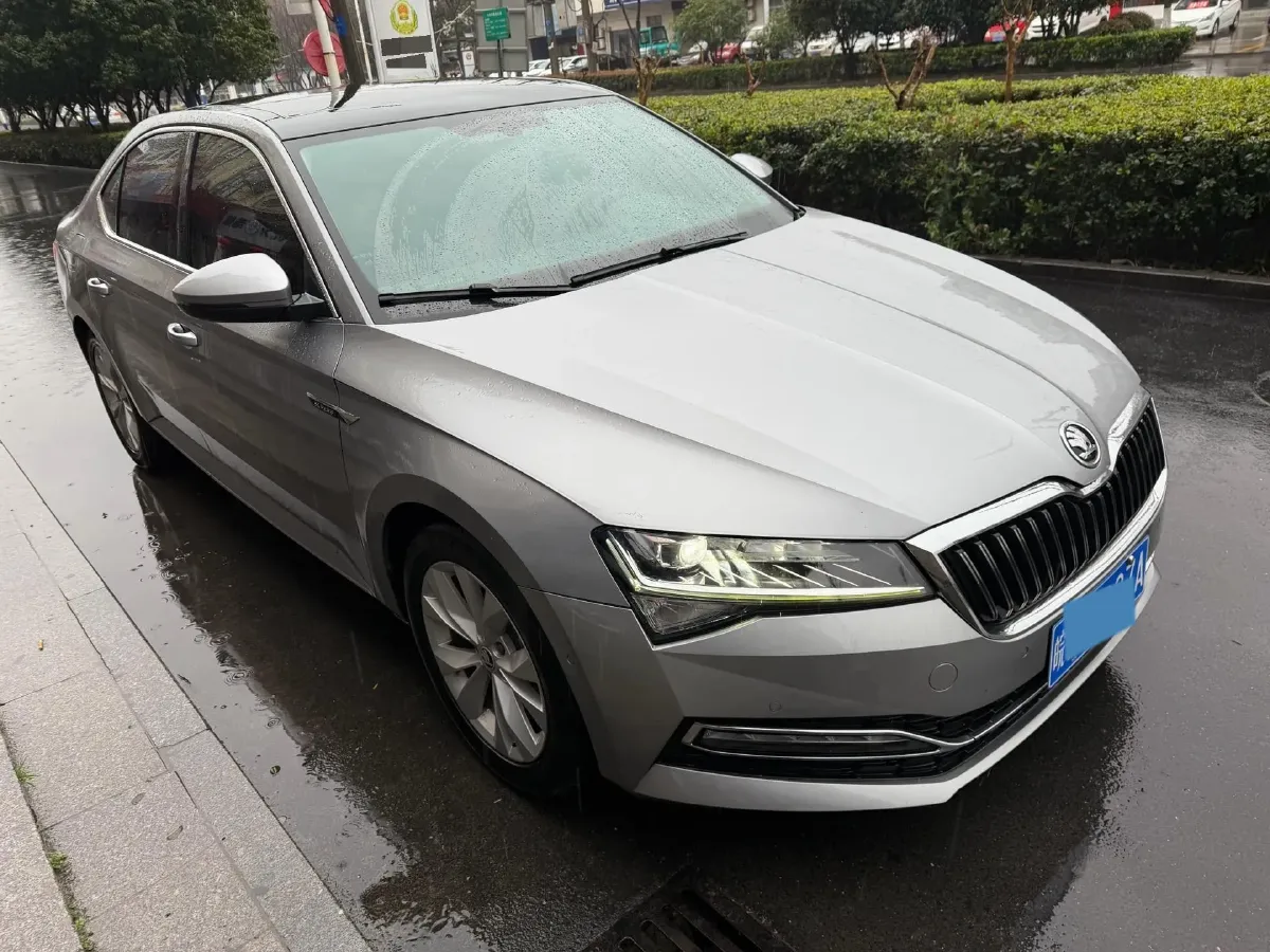 2019 Skoda Superb 1.4T 150HP L4 7DCT,autocango,china used car exporter,china ev exporter,chinese used car exporter,chinese used ev exporter