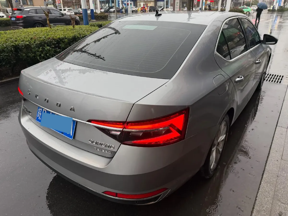 2019 Skoda Superb 1.4T 150HP L4 7DCT,autocango,china used car exporter,china ev exporter,chinese used car exporter,chinese used ev exporter