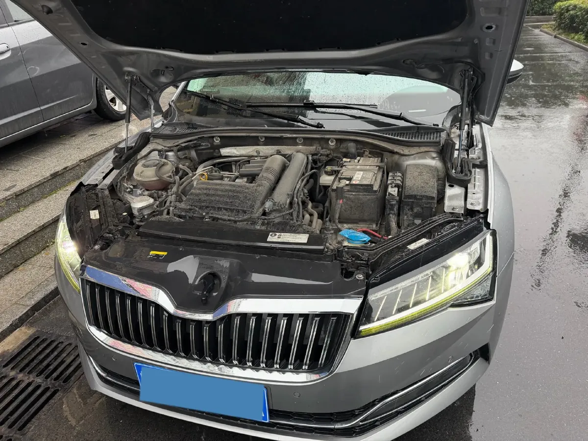 2019 Skoda Superb 1.4T 150HP L4 7DCT,autocango,china used car exporter,china ev exporter,chinese used car exporter,chinese used ev exporter