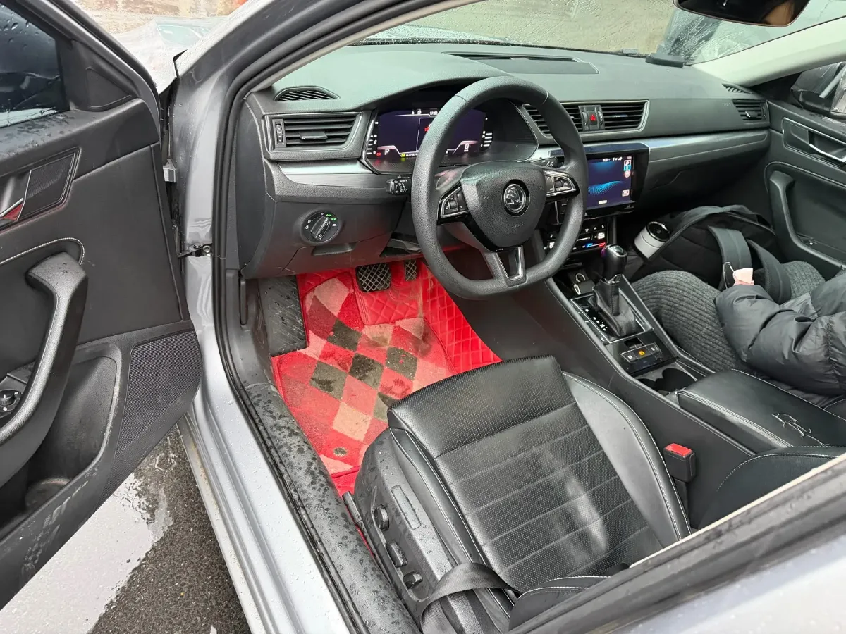 2019 Skoda Superb 1.4T 150HP L4 7DCT,autocango,china used car exporter,china ev exporter,chinese used car exporter,chinese used ev exporter