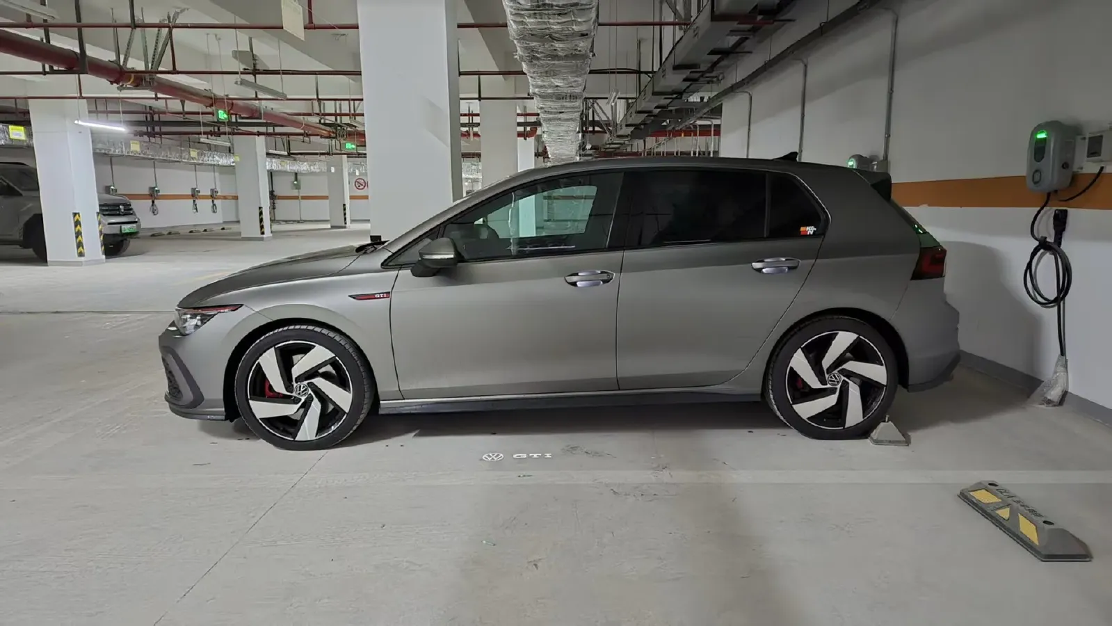 2023 Volkswagen GolfGTI 2.0T 220HP L4 7DCT,autocango,china used car exporter,china ev exporter,chinese used car exporter,chinese used ev exporter
