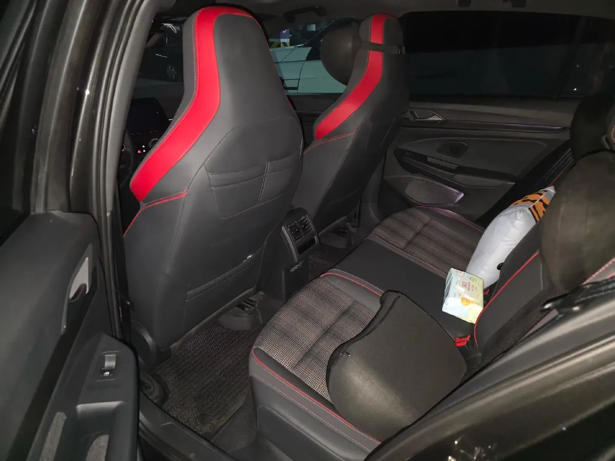 2023 Volkswagen GolfGTI 2.0T 220HP L4 7DCT,autocango,china used car exporter,china ev exporter,chinese used car exporter,chinese used ev exporter