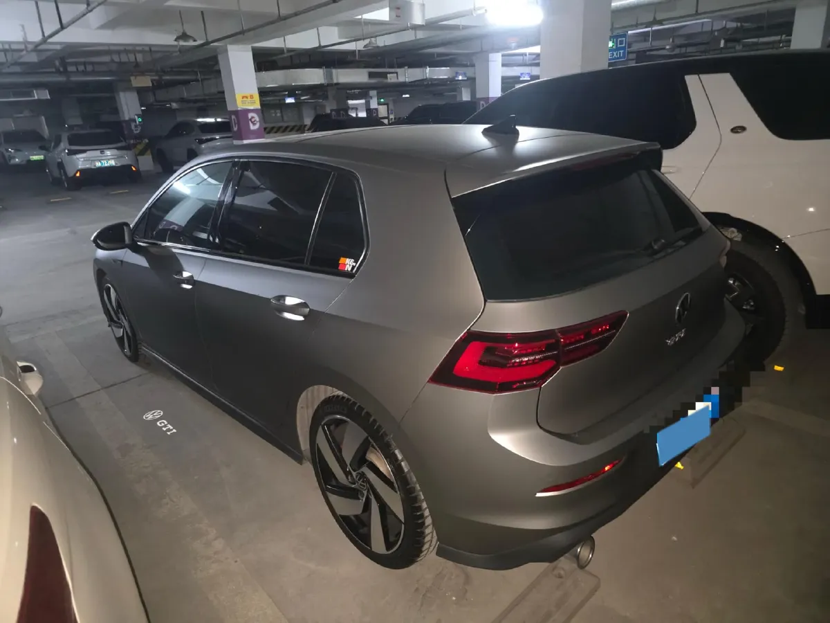 2023 Volkswagen GolfGTI 2.0T 220HP L4 7DCT,autocango,china used car exporter,china ev exporter,chinese used car exporter,chinese used ev exporter