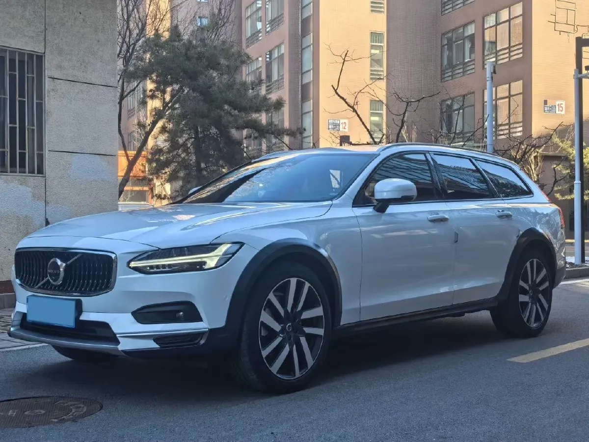 2023 Volvo V90 2.0T 250HP L4 8AT,autocango,china used car exporter,china ev exporter,chinese used car exporter,chinese used ev exporter