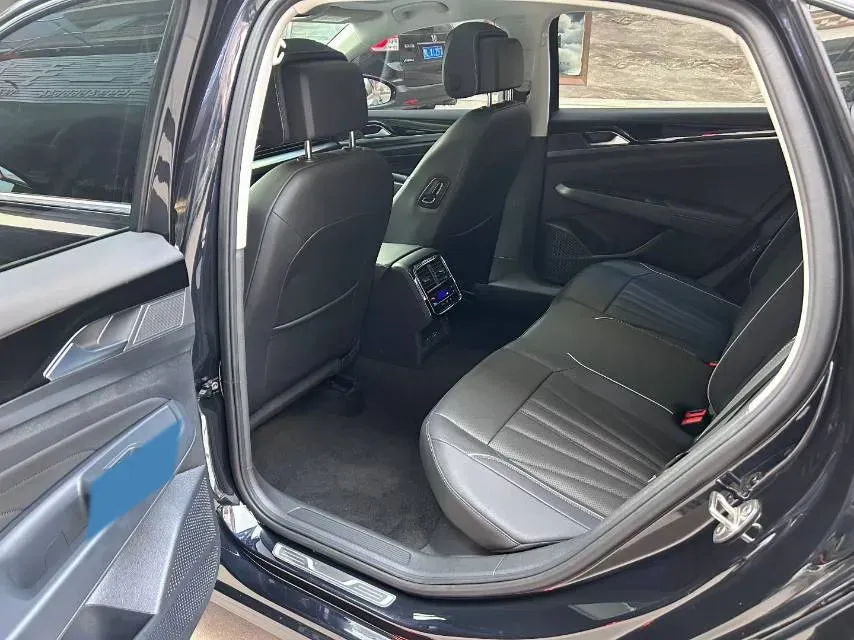 2024 Volkswagen Passat 2.0T 186HP L4 7DCT,autocango,china used car exporter,china ev exporter,chinese used car exporter,chinese used ev exporter