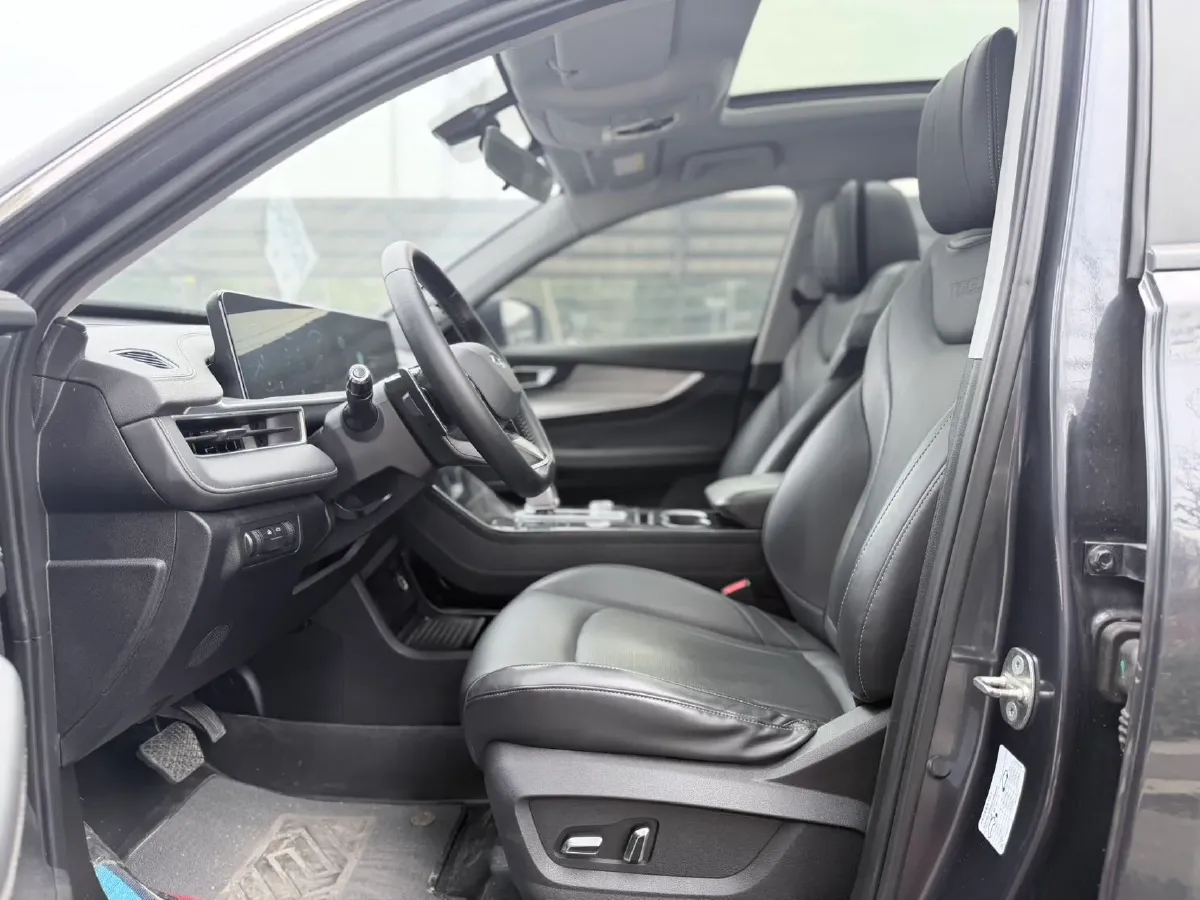 2022 Chery Tiggo 8 Plus 2.0T 254HP L4 7DCT,autocango,china used car exporter,china ev exporter,chinese used car exporter,chinese used ev exporter