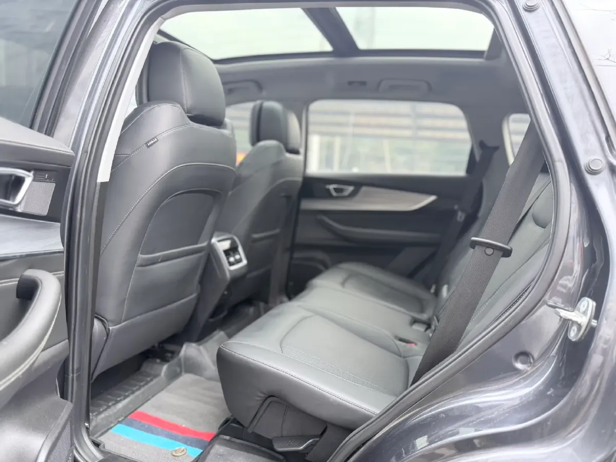 2022 Chery Tiggo 8 Plus 2.0T 254HP L4 7DCT,autocango,china used car exporter,china ev exporter,chinese used car exporter,chinese used ev exporter