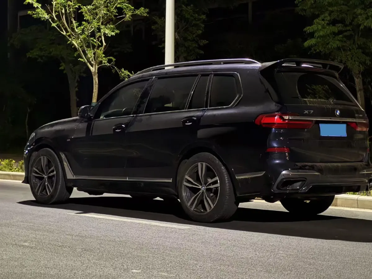 2023 BMW X7 3.0T 381HP L6 8AT,autocango,china used car exporter,china ev exporter,chinese used car exporter,chinese used ev exporter