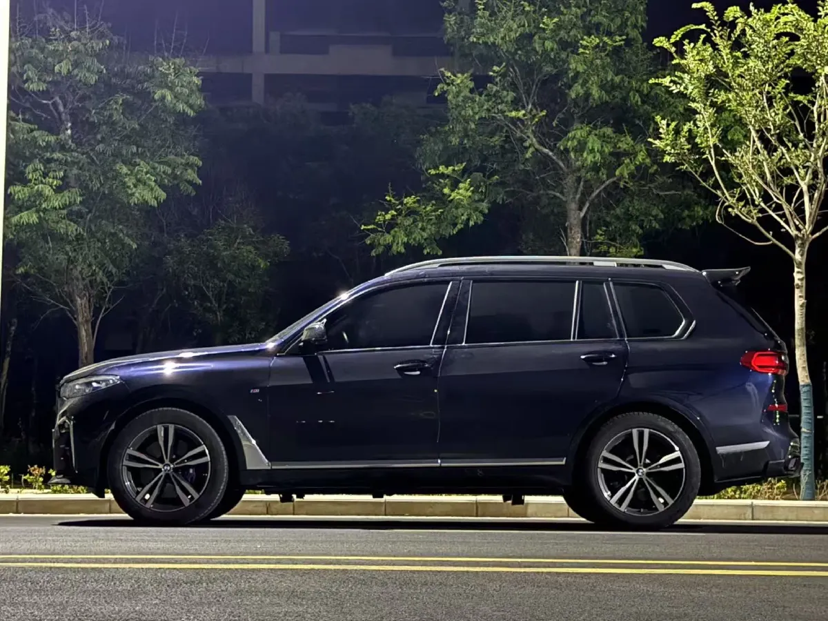 2023 BMW X7 3.0T 381HP L6 8AT,autocango,china used car exporter,china ev exporter,chinese used car exporter,chinese used ev exporter